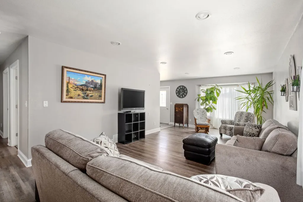 629 2nd Avenue S Fairfield MT 59436