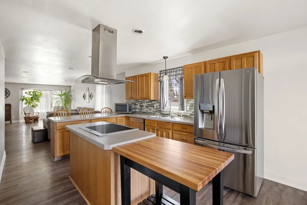 629 2nd Avenue S Fairfield MT 59436
