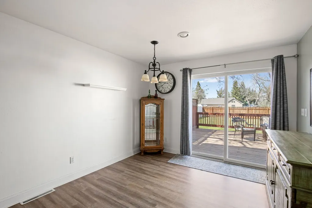 629 2nd Avenue S Fairfield MT 59436