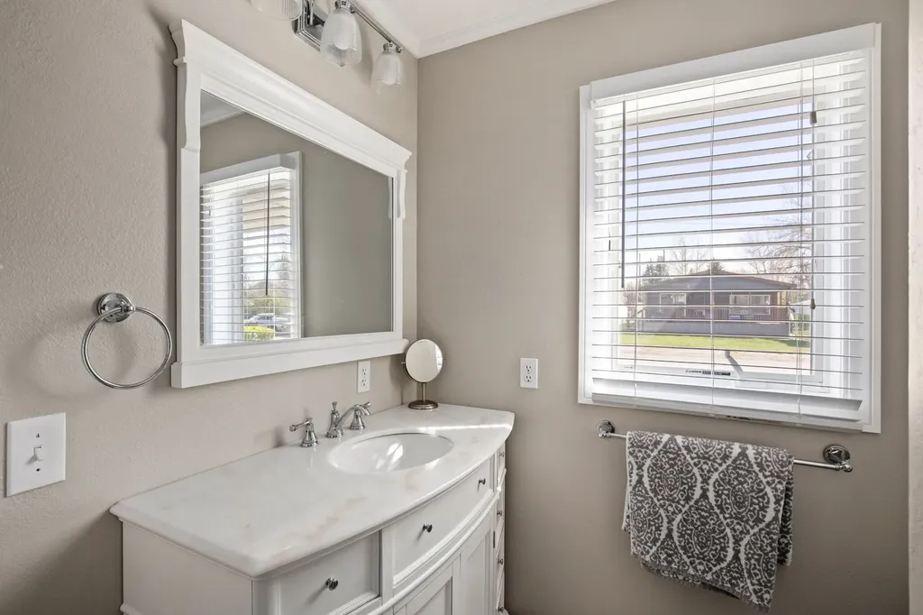 629 2nd Avenue S Fairfield MT 59436