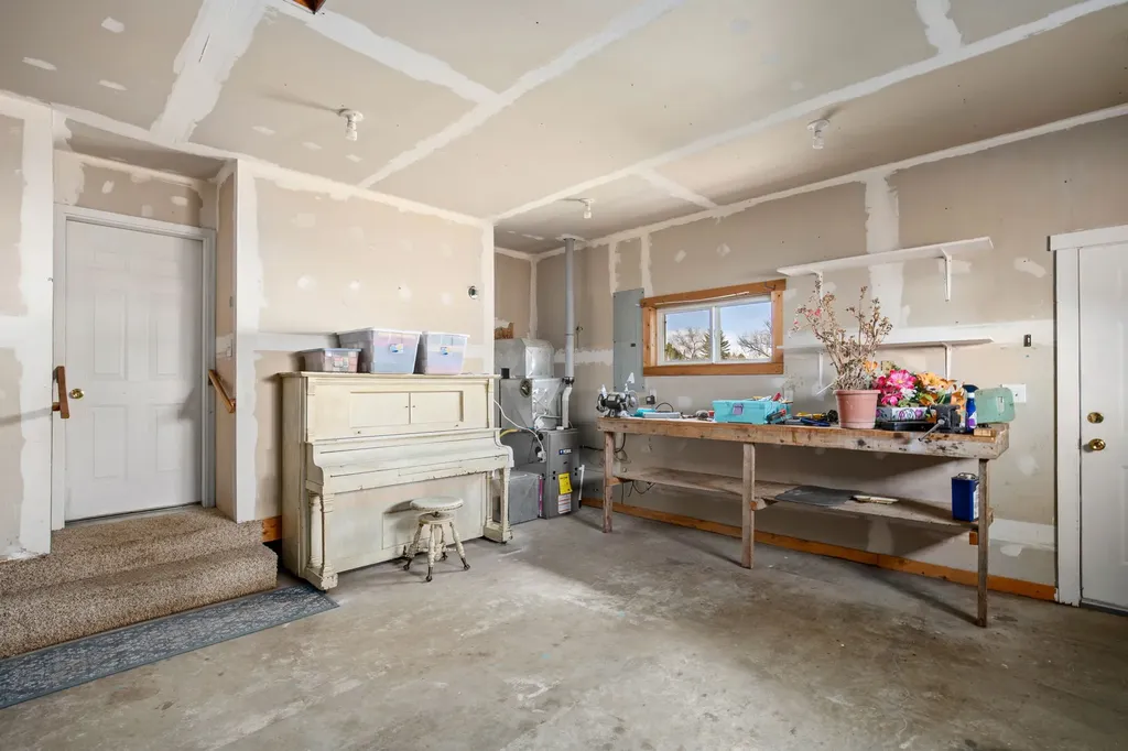629 2nd Avenue S Fairfield MT 59436