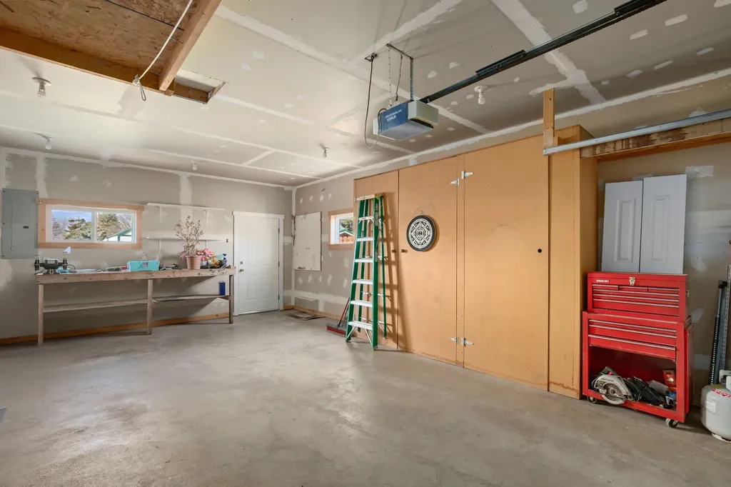 629 2nd Avenue S Fairfield MT 59436