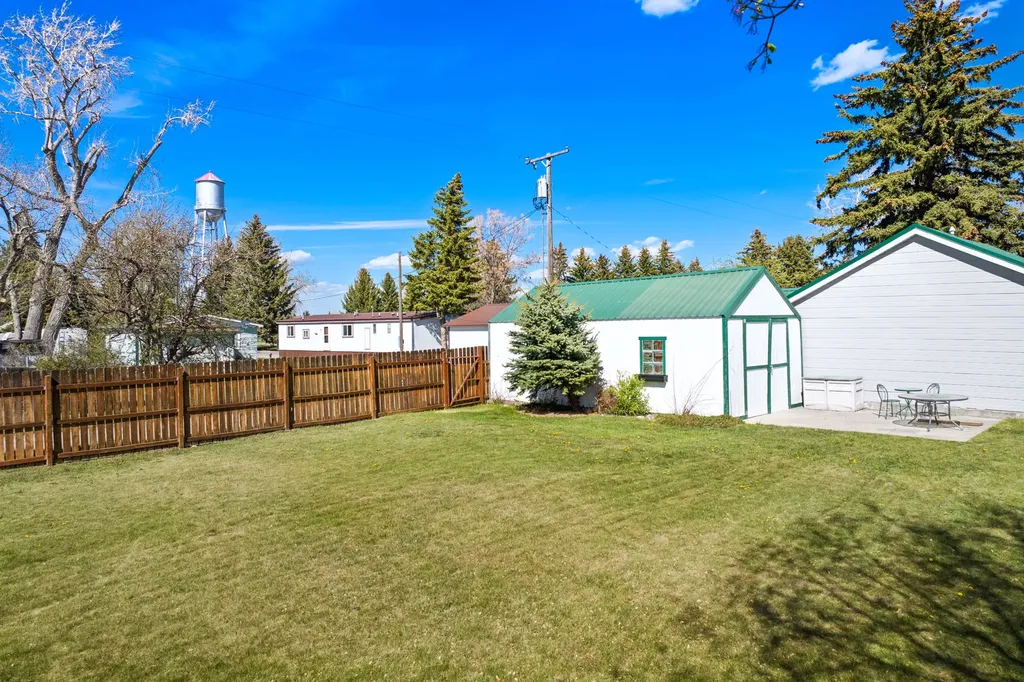629 2nd Avenue S Fairfield MT 59436