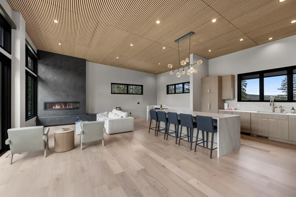 691 Lm Beach Lane Whitefish MT 59937