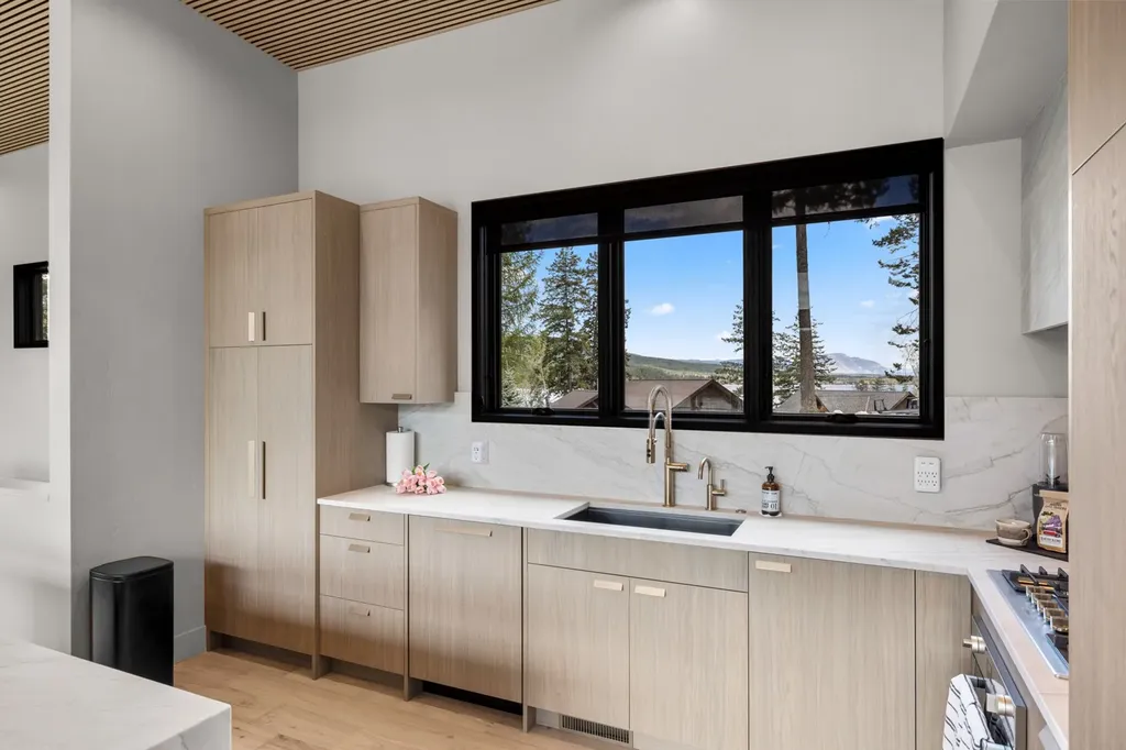 691 Lm Beach Lane Whitefish MT 59937