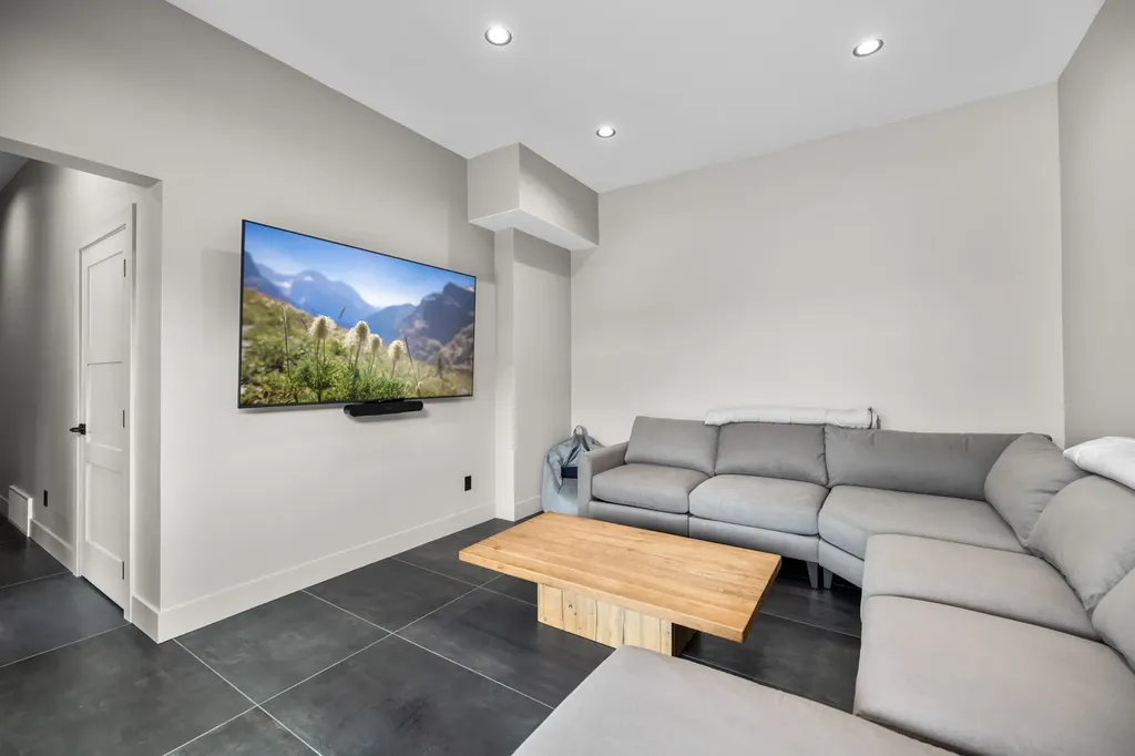 691 Lm Beach Lane Whitefish MT 59937