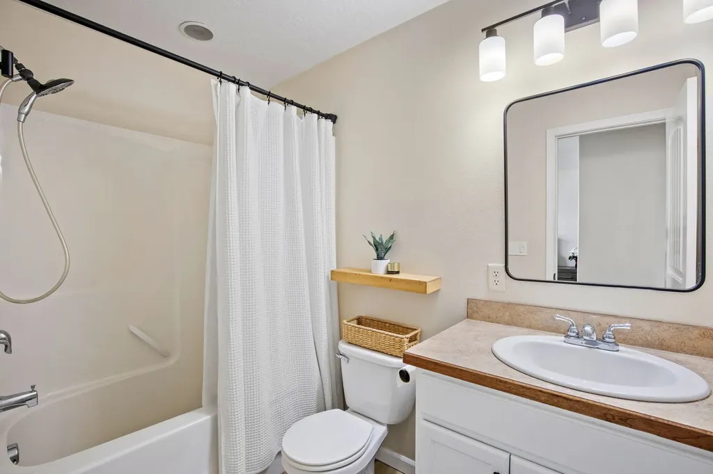 117 33rd Avenue NE Great Falls MT 59404