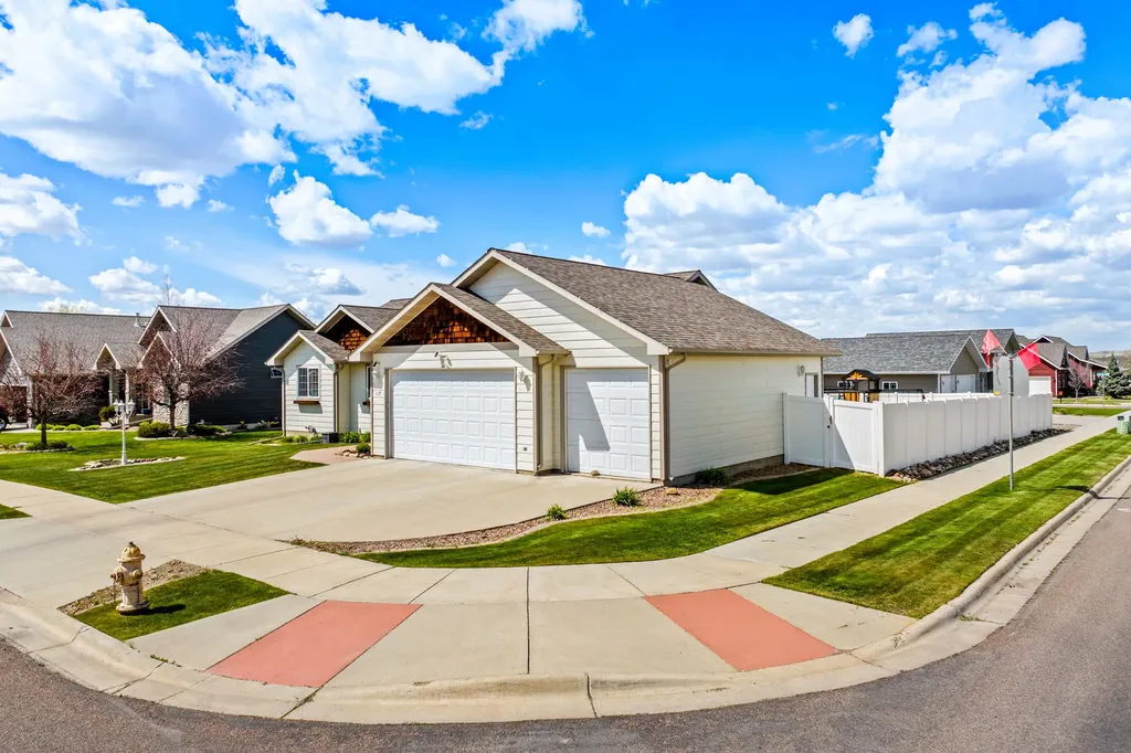 117 33rd Avenue NE Great Falls MT 59404