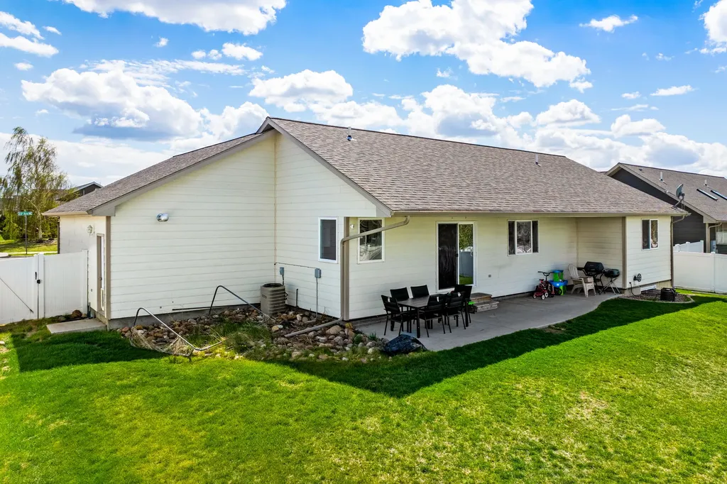 117 33rd Avenue NE Great Falls MT 59404