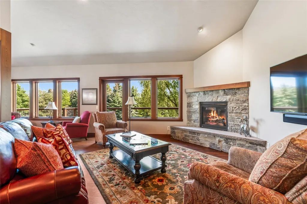 310 & 312 Fairway Drive Whitefish MT 59937