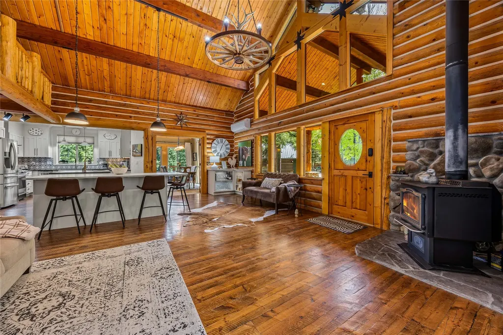1220 Bear Creek Trail Victor MT 59875