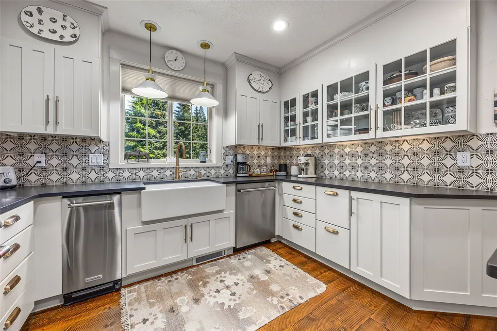 1220 Bear Creek Trail Victor MT 59875