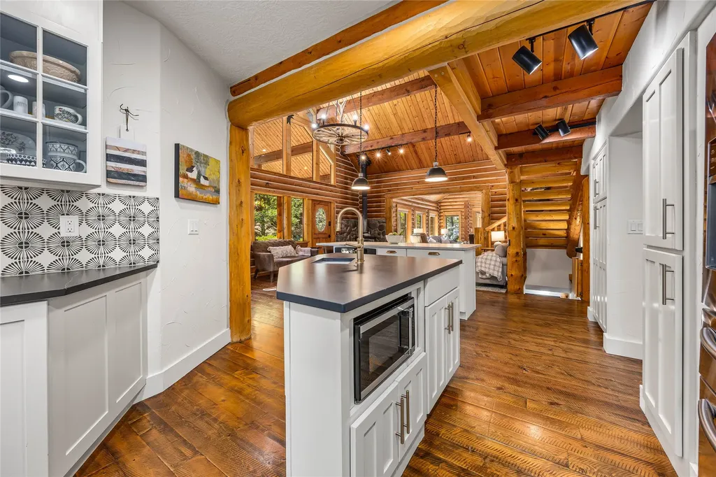1220 Bear Creek Trail Victor MT 59875