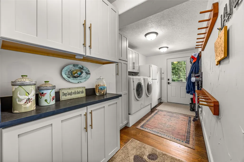 1220 Bear Creek Trail Victor MT 59875