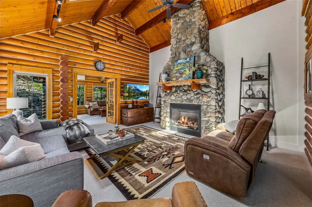 1220 Bear Creek Trail Victor MT 59875