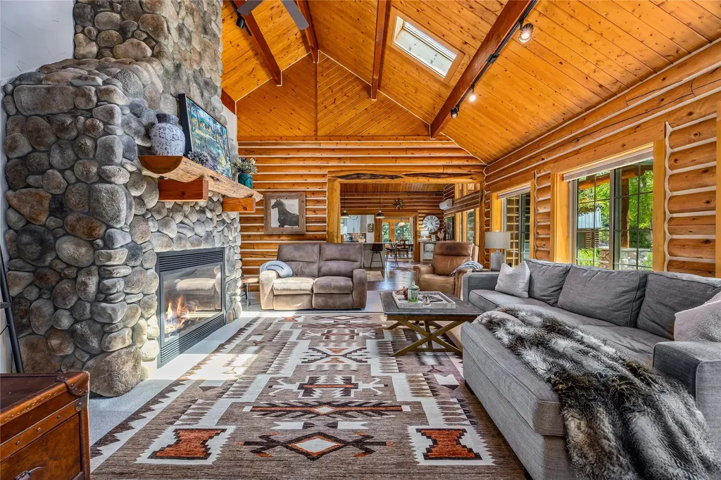 1220 Bear Creek Trail Victor MT 59875