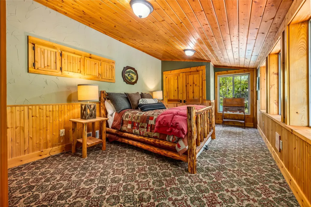 1220 Bear Creek Trail Victor MT 59875