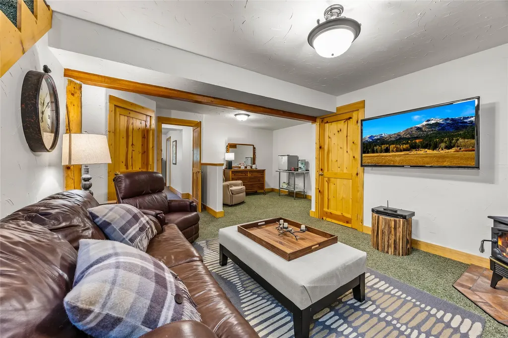 1220 Bear Creek Trail Victor MT 59875