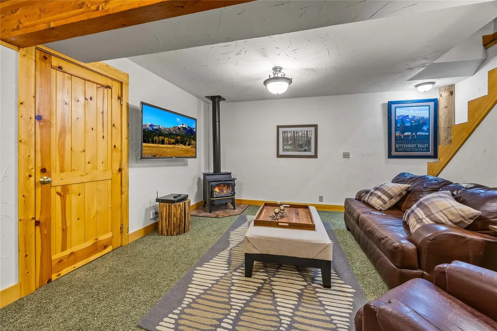1220 Bear Creek Trail Victor MT 59875