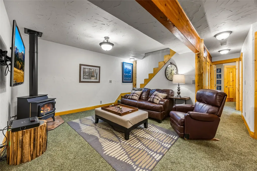 1220 Bear Creek Trail Victor MT 59875