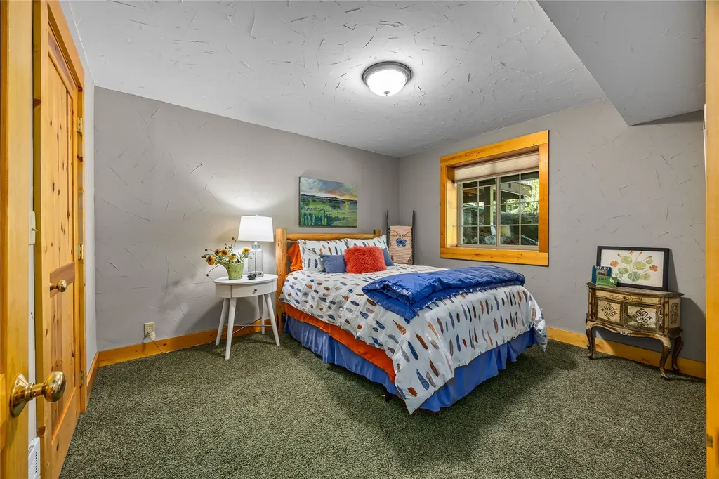 1220 Bear Creek Trail Victor MT 59875