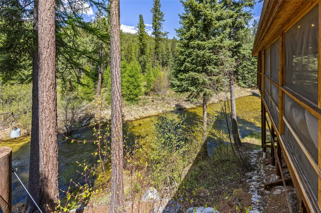 1220 Bear Creek Trail Victor MT 59875