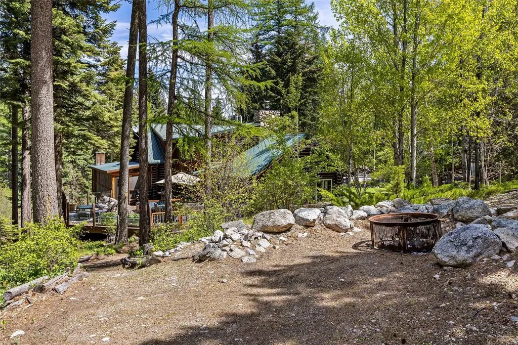 1220 Bear Creek Trail Victor MT 59875