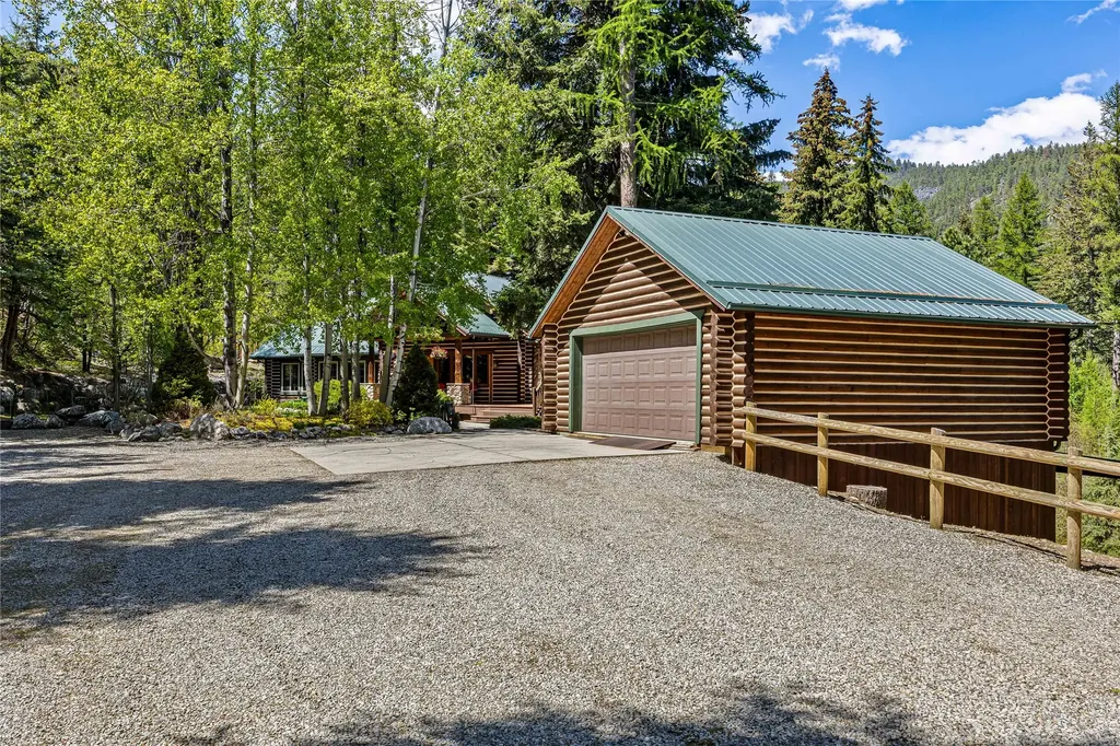 1220 Bear Creek Trail Victor MT 59875