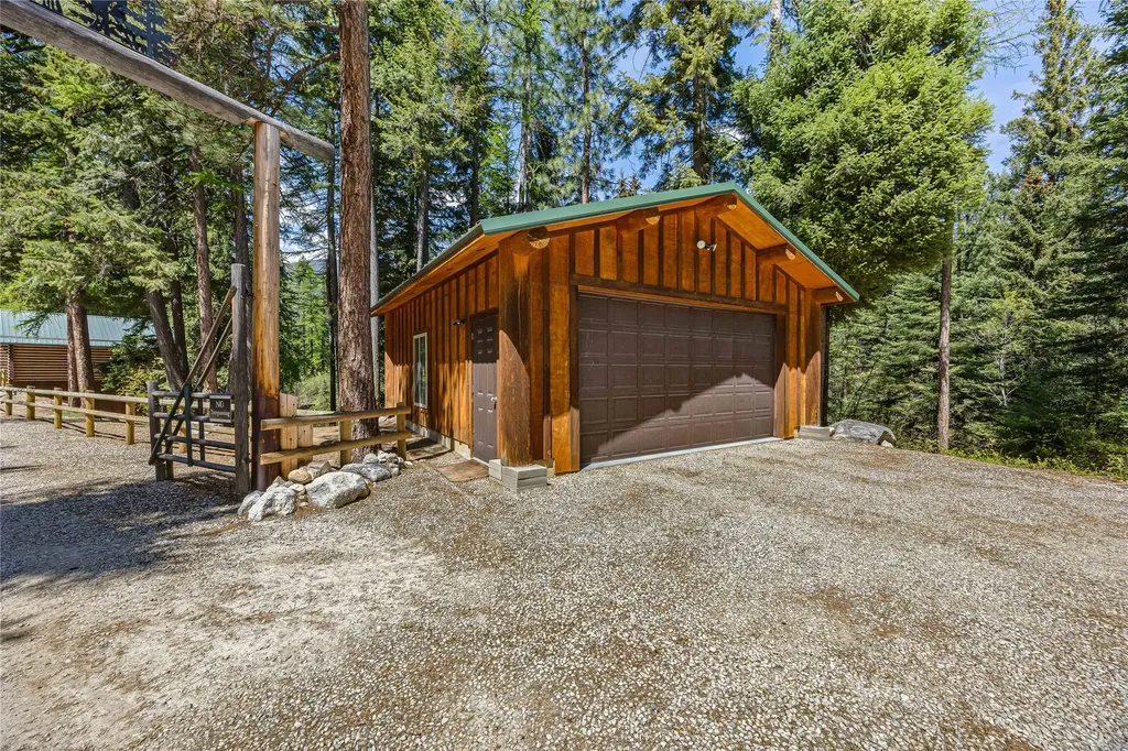 1220 Bear Creek Trail Victor MT 59875