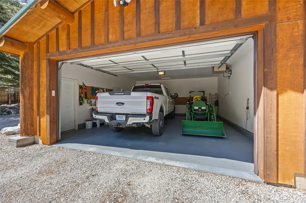1220 Bear Creek Trail Victor MT 59875