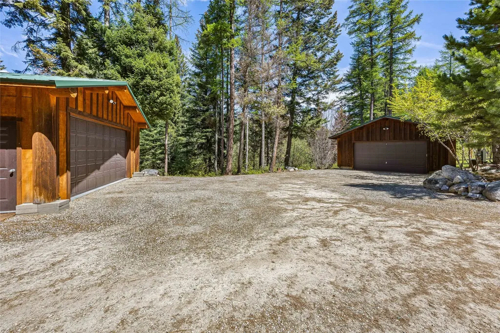 1220 Bear Creek Trail Victor MT 59875