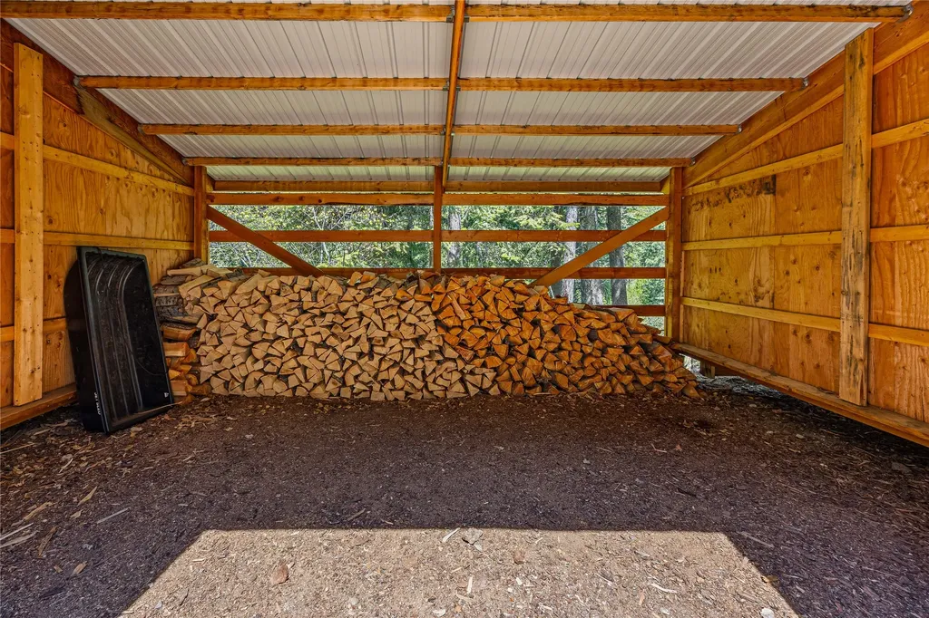1220 Bear Creek Trail Victor MT 59875