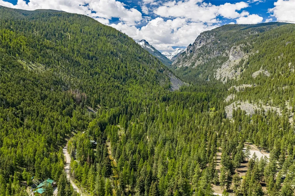 1220 Bear Creek Trail Victor MT 59875