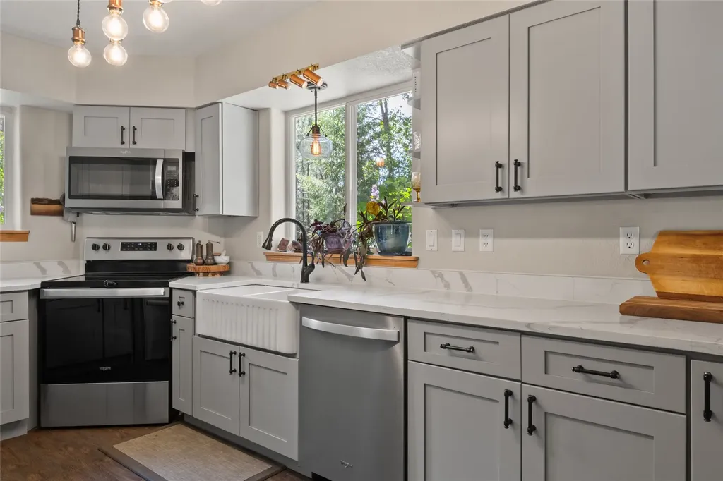 41255 Pine Tree Lane Polson MT 59860