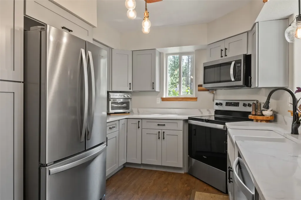 41255 Pine Tree Lane Polson MT 59860