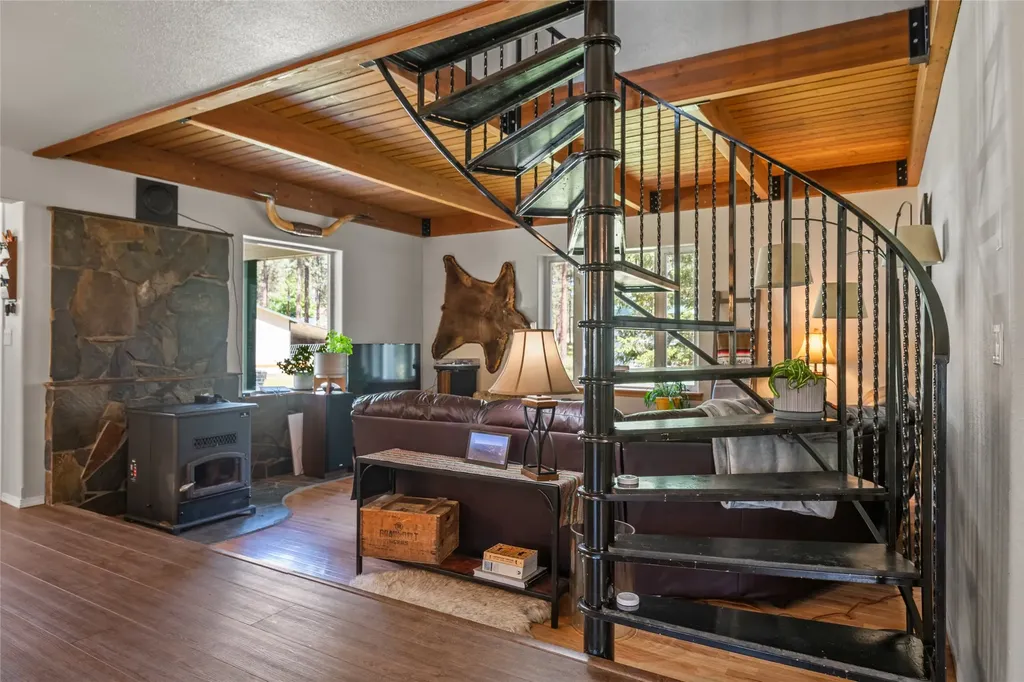41255 Pine Tree Lane Polson MT 59860