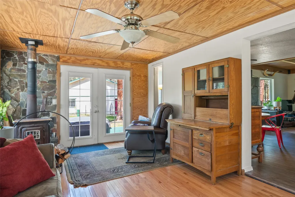 41255 Pine Tree Lane Polson MT 59860