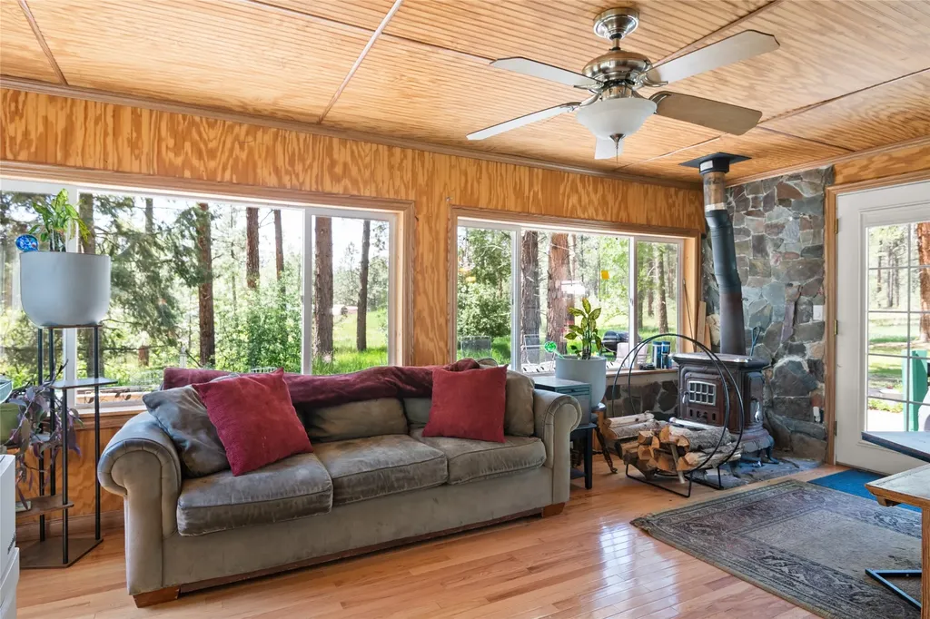 41255 Pine Tree Lane Polson MT 59860