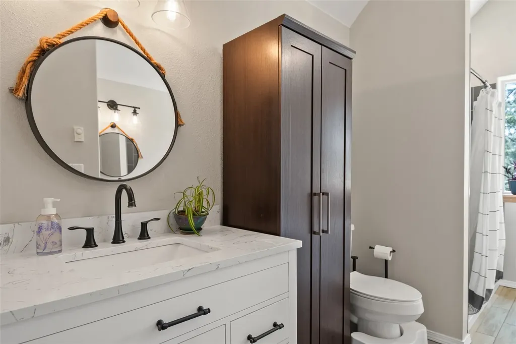 41255 Pine Tree Lane Polson MT 59860