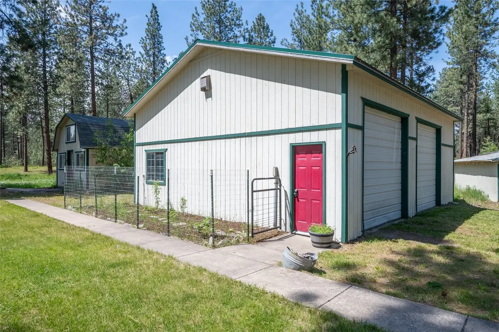 41255 Pine Tree Lane Polson MT 59860