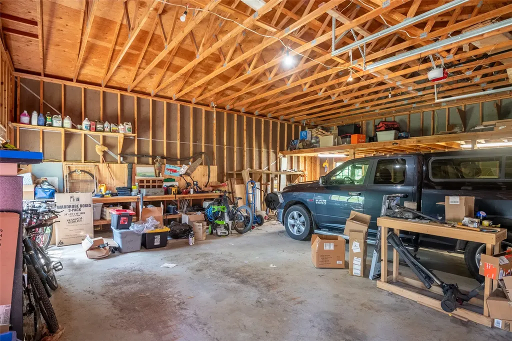 41255 Pine Tree Lane Polson MT 59860