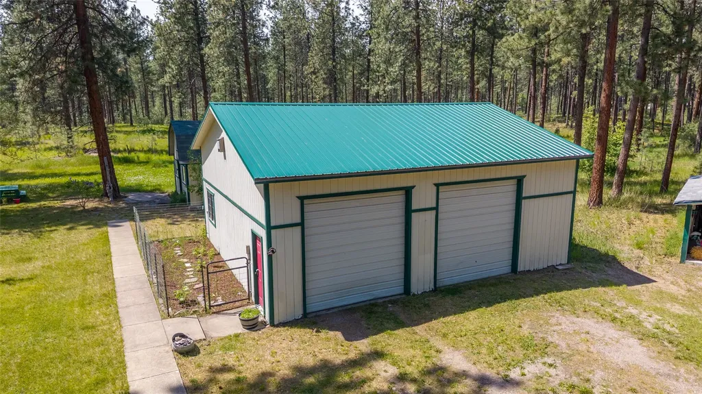 41255 Pine Tree Lane Polson MT 59860