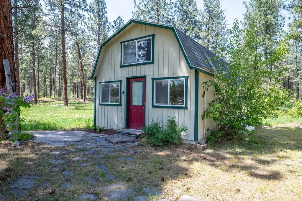 41255 Pine Tree Lane Polson MT 59860