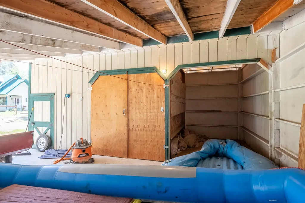 41255 Pine Tree Lane Polson MT 59860