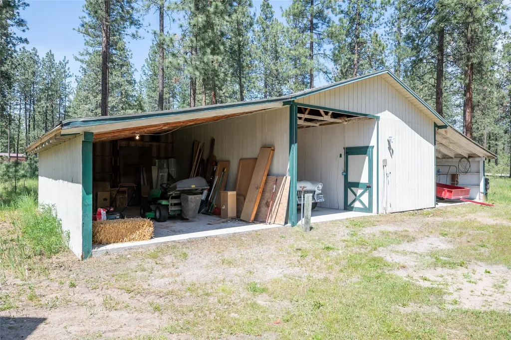 41255 Pine Tree Lane Polson MT 59860
