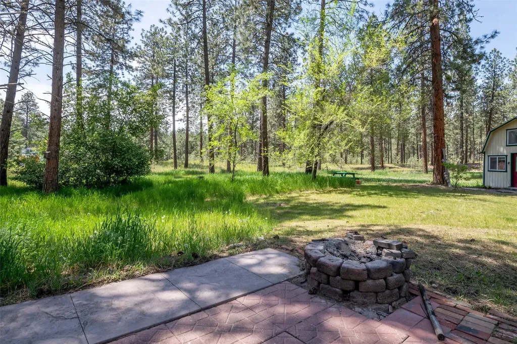 41255 Pine Tree Lane Polson MT 59860