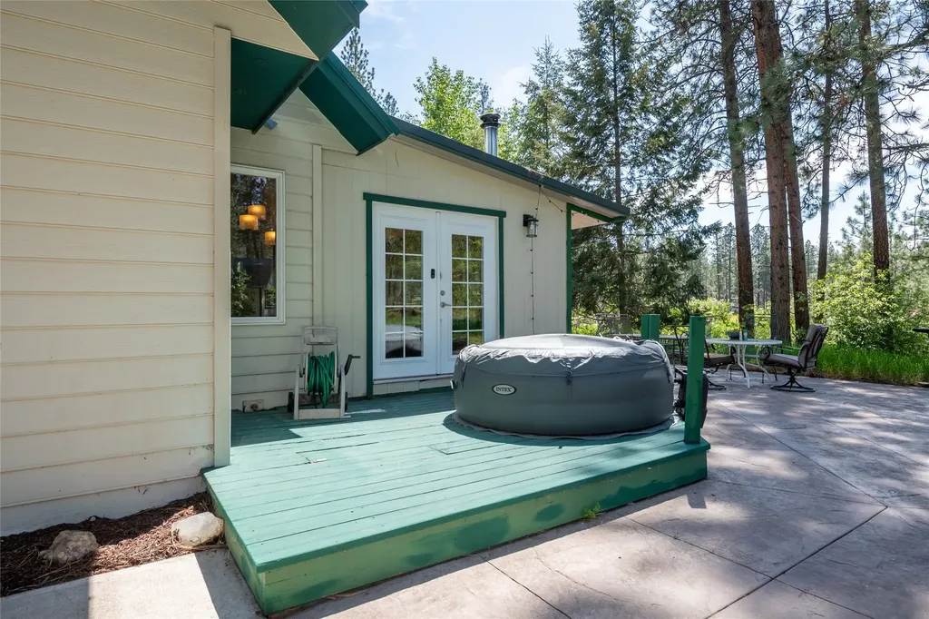 41255 Pine Tree Lane Polson MT 59860