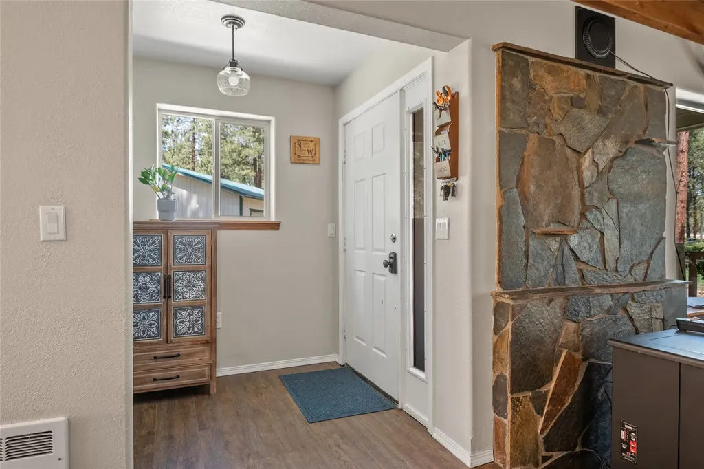 41255 Pine Tree Lane Polson MT 59860