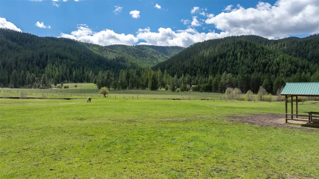 31850 Yearling Run Alberton MT 59820