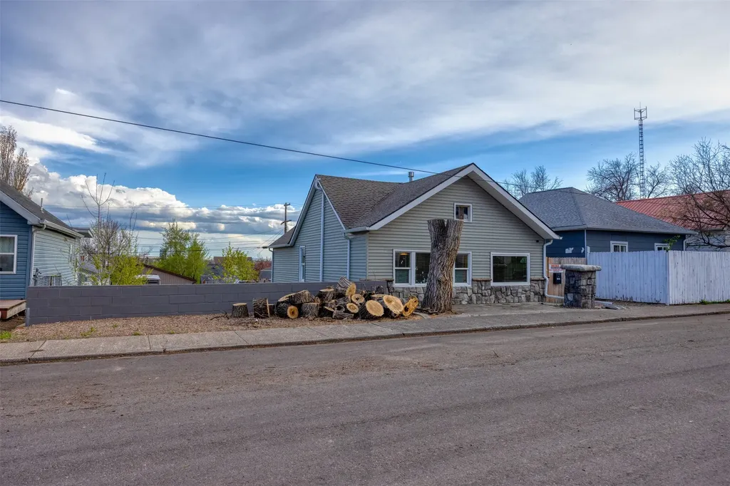 1524 Colorado Avenue Black Eagle MT 59414